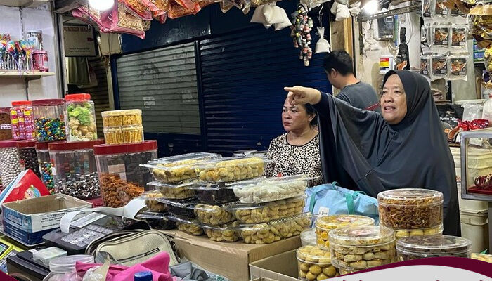 Dalam Dua Hari, Pasar Jatinegara Menyuguhkan Kue Kering ‘Last Minute’ untuk Lebaran