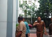 “Berseragam Dinas, Lucky Hakim Terlibat dalam Skandal Liburan Ke Jepang”