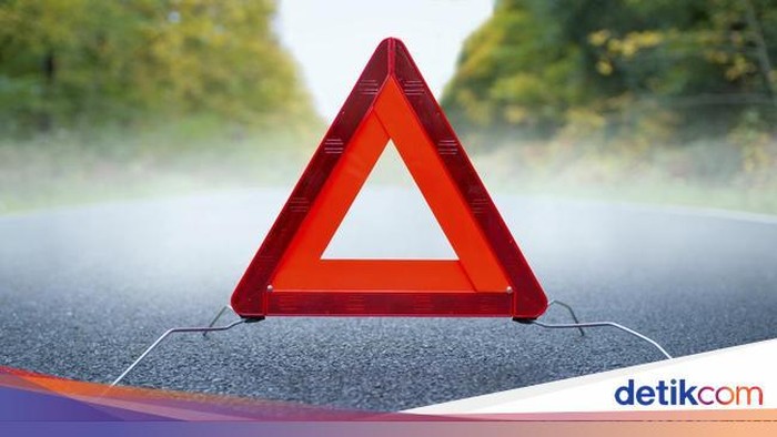 Depok Menggempar: Pemotor Tabrak Penyeberang Jalan, Dua Orang Berdarah