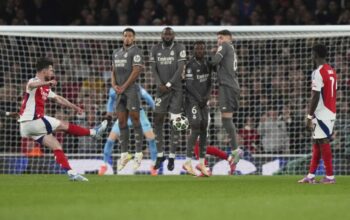Wesley Sneijder Miliki Kebiasaan Unik, Declan Rice Jadi Saksi Gol Free Kick yang Heboh!