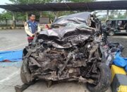 **Insiden Mengerikan: Honda BRV Lawan Arah, Adu Banteng dengan Bus di Tol Pekalongan!**
