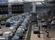 “Lalin Sejumlah Tol Arah Jakarta Padat Pagi Ini: Solusi Apa yang Diperlukan?”