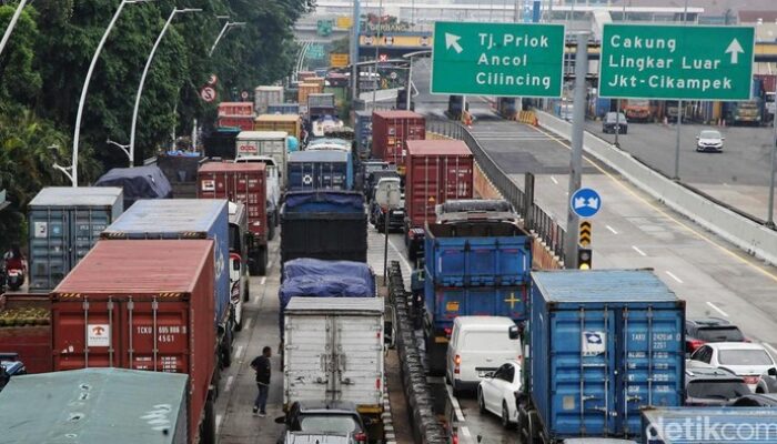 Kontra Arus Ditetapkan, Macet Parah ke Arah Priok Semakin Memburuk?