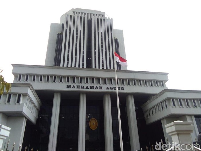 **Gempuran MA: Rombongan Hakim dan Ketua Pengadilan Negeri Kena Guncangan Besar!**