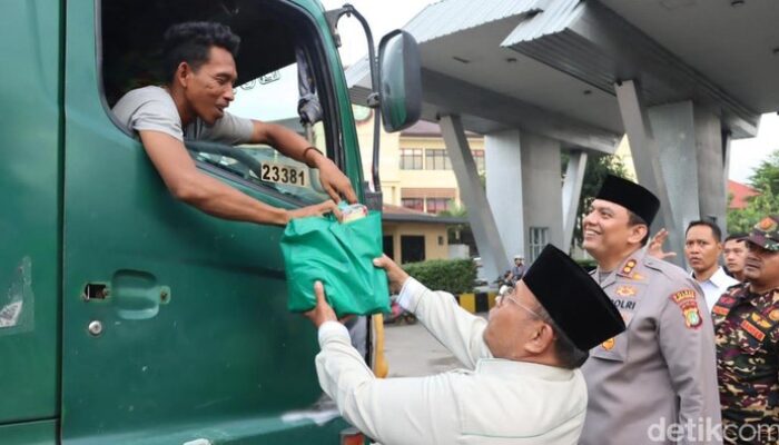 Kapolres Priok dan PCNU Jakut Bersatu Bahas Kamtibmas, Lalu Berikan Baksos Ke Sopir Truk: Solidaritas Tanpa Batas