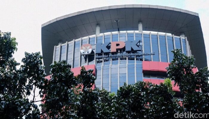 Waka Komisi XI DPR Boyong Masalah, Absen Sebagai Saksi Kasus Korupsi CSR BI