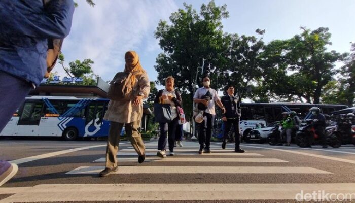 “TransJ di Mata ASN Jakarta: Kenangan Pertama yang Tak Terlupakan”