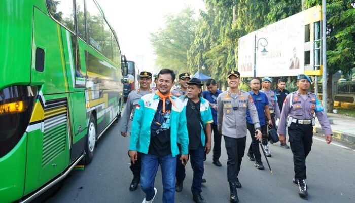 Polisi Berjaga-Jaga, Ribuan Buruh Cilegon Menuju Monas untuk May Day, Apa yang Terjadi?