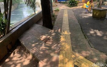 **Guiding Block Arah Sungai di Benhil Dibongkar, Warga Desak Peningkatan Pagar**
