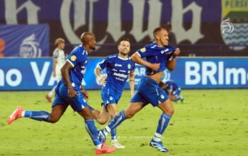 “Persib Diambang Kemenangan, Tapi Hasil Persik Vs Persebaya Jadi Kunci!”