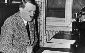 [80 Tahun Lewat, Misteri Hari-Hari Akhir Adolf Hitler: Fakta Mengejutkan Terungkap]