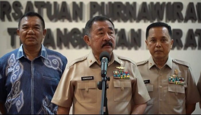 **”Di Balik Pertemuan Purnawirawan AD dan Presiden: Apa yang Sebenarnya Terjadi di Istana?”**