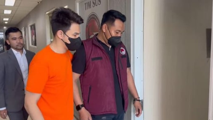 **Vape Obat Keras: Kronologi yang Jerat Jonathan Frizzy sebagai Tersangka**