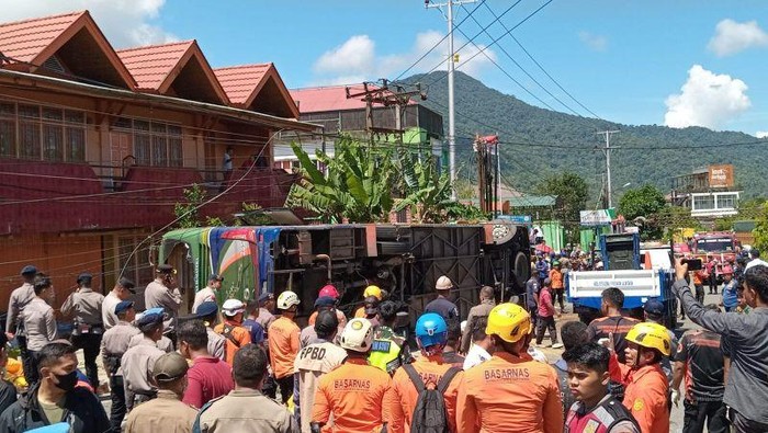 Bus Terguling, 12 Penumpang Meninggal Dunia, Begini Cerita Sopir yang Selamat!.