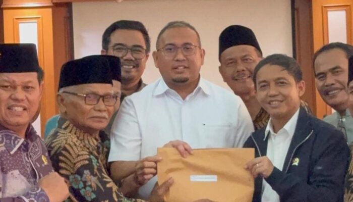 Percepat Flyover Sitinjau Lauik, Andre Rosiade Buka Pertemuan Strategis dengan Menhut