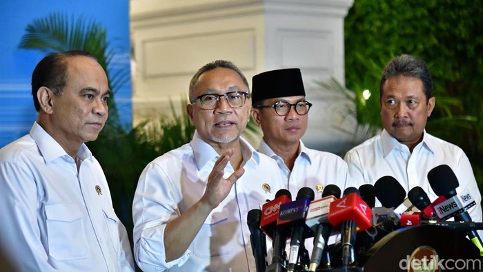 Pemerintah Akan Bentuk Satgas Percepat Kopdes Merah Putih, Zulhas Jadi Ketua - Update 3