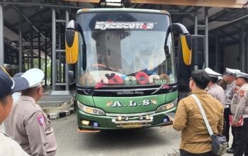 **Polda Riau Gelar Ramp Check, Pastikan Keamanan Penumpang Angkutan Umum**