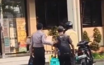 Habis Ongkos, Kakek Andi Ngadu ke Polisi, Dapat Solusi dari Ojol