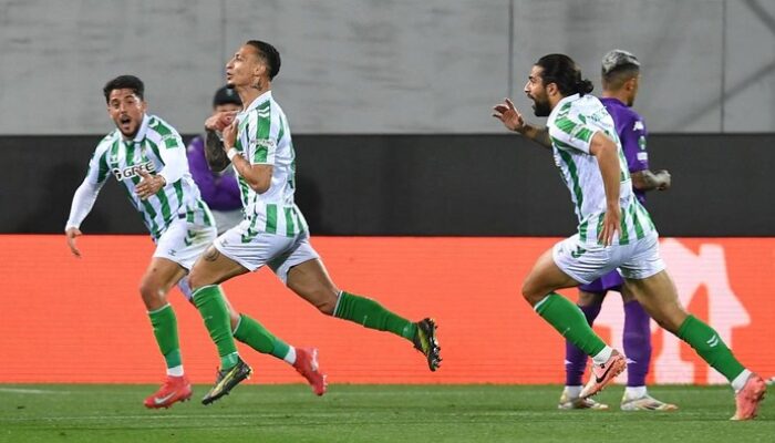 “Fiorentina Gagal Bertahan, Real Betis Klaim Tempat di Final Conference League”