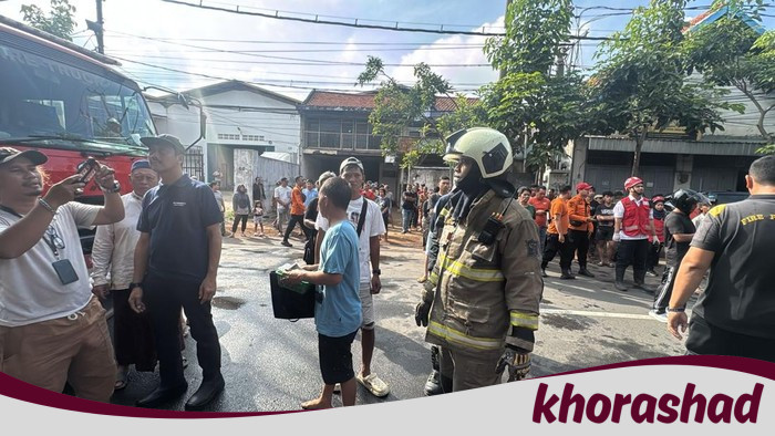 Api Menyapu Jalan Semarang Surabaya, 5 Kios Buku Terbakar habis!