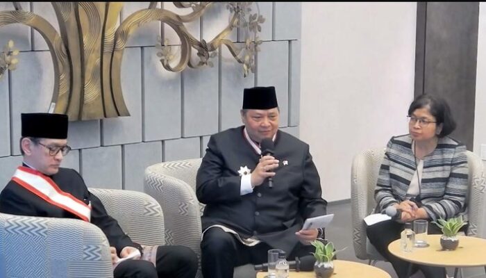 “Menko Airlangga dan Eks Menlu Marty Dianugerahi Jepang, Tandai Perkuatan Hubungan Ekonomi?”