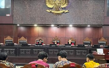 “Konfrontasi atas UU TNI: Mahasiswa & Advokat Minta Prajurit Sipil Mundur”