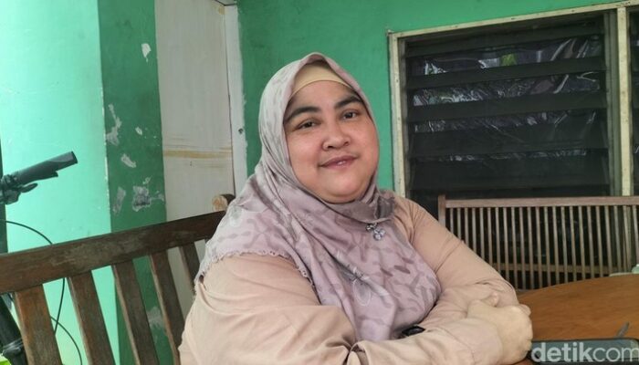 Warga Katon Bagaskara Jaksel Rela Berendam Setiap Hujan Turun