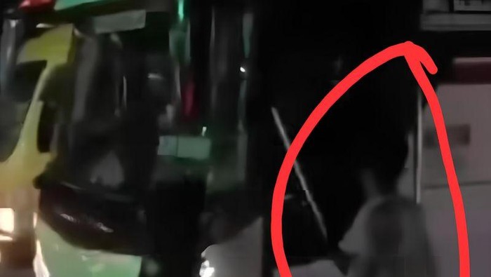 [Perusakan Bus Viral di Jalan Raya Serang, Polisi Investigasi]
