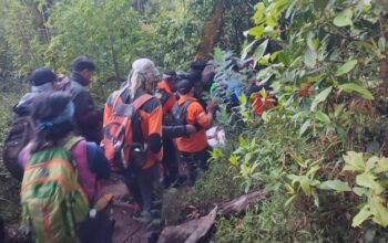 Pendaki Berbobot 99 Kg Meninggal di Gunung Lawu, Evakuasi Selama 12 Jam – Update 3