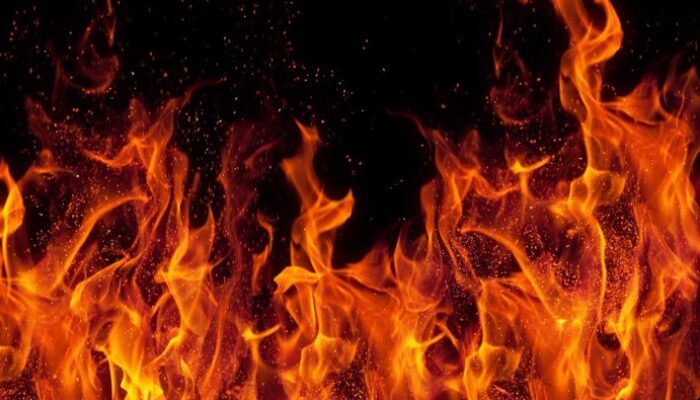 Terekam CCTV, Bocah Bakar Pakaian Pedagang di Pasar Depok – Update 3