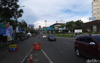 Malam Ini Arah Jakarta One Way, Lalin Puncak Padat
