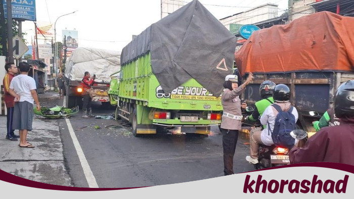 **Tragedi Jalanan: Tabrakan 2 Truk di Bogor, 1 Orang Dilarikan ke RS**