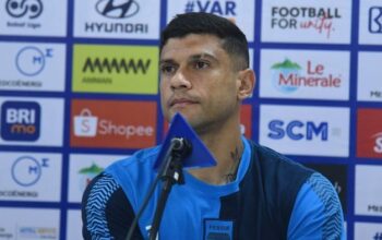 Ciro Alves dan Musim Persib yang Tersudut oleh Hukuman