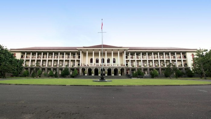 Ijazah Jokowi: Gugatan Serius ke Rektor UGM dan 4 Warek Siap Ditangani
