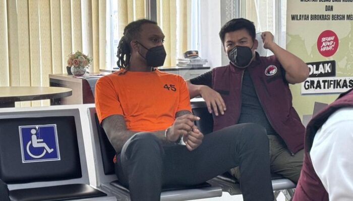 “Awal Mula Temuan Paket ‘Permen’ Ganja yang Nyebut Pebasket AS”