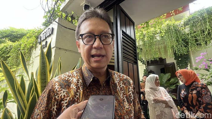 Jeans 33-34, Benarkah Menambah Risiko Kematian Dini? Menkes Budi Beri Klarifikasi.