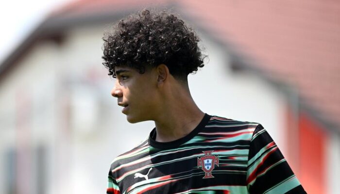 “Ronaldo Jr Starter, Portugal U-15 Ditahan Yunani dalam Pertandingan Menegangkan”
