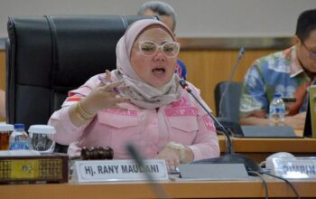 “Legislator DKI: Pasukan Putih Wajib Hentikan Rasa Takut Berobat pada Lansia!”