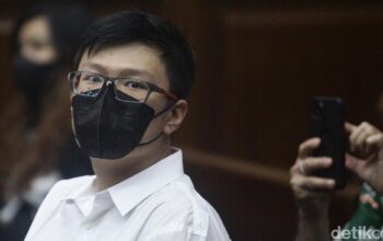 **Skandal Rp 5 Miliar: Bebasnya Ronald Tannur di Bawah Bayang-bayang Uang**
