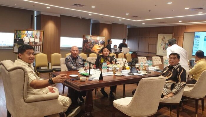Menteri Ara Gets Key Support from PDIP’s Said in Sumenep Korupsi Bantuan Rumah Investigation