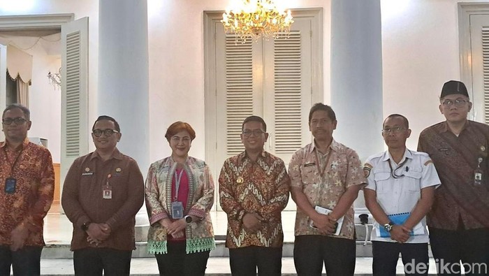 Andra Soni Bertemu Dirut Damri, Jajaki Kerja Sama Bus Banten Rapid Transit - Update 2