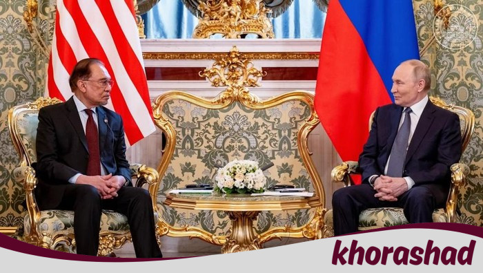 **PM Malaysia Anwar Ibrahim Bertemu Putin, Bicarakan Jatuhnya MH17**