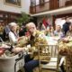 “Momen PM Australia Beri Kalung Syal ke Bobby Kertanegara: Jalinan Rasa antara Kepala Negara dan Kucing?”