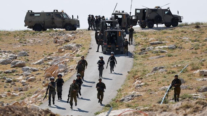 [Baku Tembak Mengerikan di Tepi Barat: Israel Tewaskan 5 Militan Palestina]