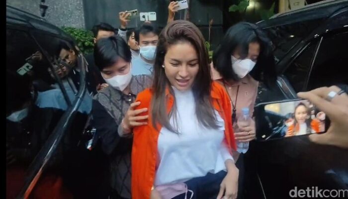 Nikita Mirzani: Berkas Kasus Pemerasan “Sudah Dilengkapi” Diserahkan Ulang ke Jaksa