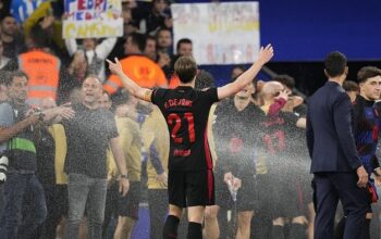 **Dari Flick hingga Mesin Penyemprot Air: Gairah Barca dalam Selebrasi yang Membuat Bola Terlihat Tak Biasa**