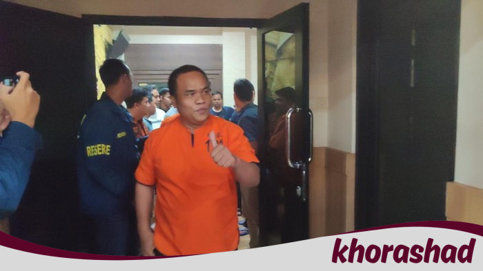 Jadi Tersangka Pemerasan, Ketua Kadin Cilegon Pamer Jempol di Depan Media