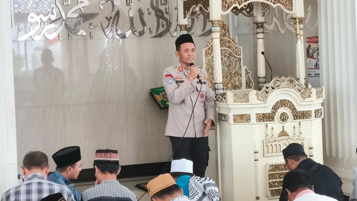 Polda Metro Terobos Premanisme Melalui 'Jumat Keliling', Sosialisasi yang Mencegah Konflik di Masyarakat!