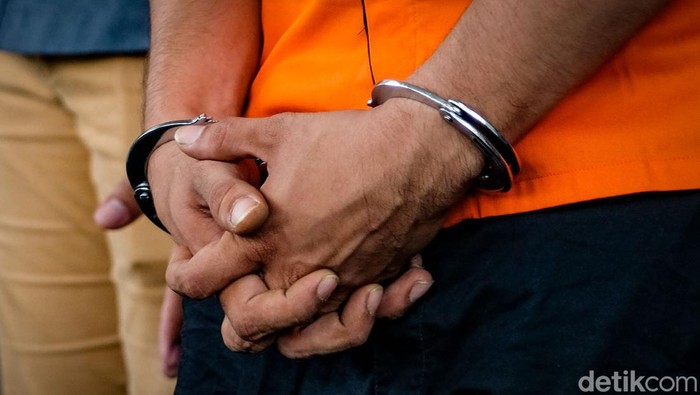 Warga Jakbar Bersorak, Preman Pabrik yang Kerap Bikin Resah Ditangkap!