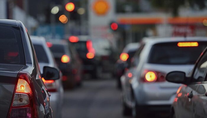 Macet Menyebutkan Lalin Tol Arah Jakarta: Bekasi-Cawang dan Kembangan-Kedoya